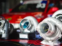Che cos'è il turbo lag e perché si verifica?