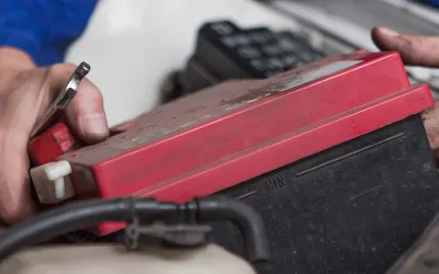 Martorul airbag aprins: cauze, soluții și reparații