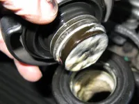 Fehéres és habos motorolaj. Mit jelent ez?