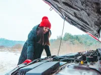 Zašto se baterija automobila prazni preko noći – uzroci i rešenja