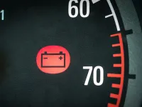 La spia della batteria è accesa, ma l'alternatore sta caricando