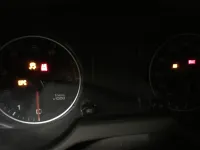 Dove si trova il fusibile delle luci del cruscotto e come sostituirlo