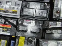 Poate îngheța bateria mașinii? Tot ce trebuie să știi despre bateriile auto iarna