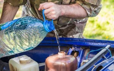 Poți pune apă în rezervorul de antigel? Riscuri și consecințe