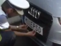 Când îți reține poliția plăcuțele de înmatriculare: toate cazurile prevăzute de lege