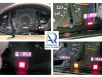 Din categoria asa NU! A lipit banda adeziva pe martorii de bord si a mers asa la RAR.