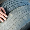 Durata reală de viață a anvelopelor: factori care influențează uzura