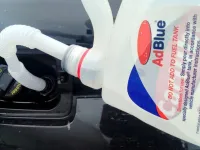 Wie viele Kilometer können Sie mit einem vollen Tank AdBlue fahren?