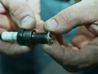 When to Change Spark Plugs: Replacement Intervals and Wear Symptoms