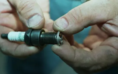 When to Change Spark Plugs: Replacement Intervals and Wear Symptoms