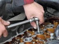 Come rimuovere una candela rotta?