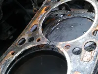 De ce se arde garnitura de chiulasa: cauze principale și prevenire