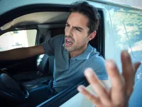 Cea mai importantă regulă la volan: conduita preventivă și atentă