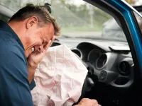 Viteza airbag-ului poate ajunge la 300 km/h: Importanța poziției corecte la volan