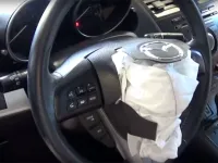 Voiko turvallisesti ajaa autoa, jonka airbagit ovat lauenneet?