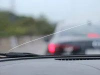 Den sprukne forrude: Sikkerhedsrisici og regler i Rumænien