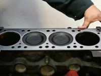 Garnitura de chiulasă defectă: simptome, cauze și soluții de reparație