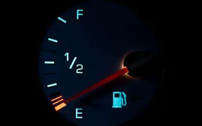 12 obiceiuri dăunătoare care îți distrug mașina pe termen lung