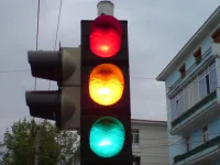 Perché i colori del semaforo sono: rosso, giallo e verde?