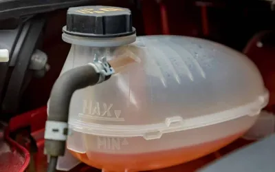 Poți conduce dacă nivelul de antigel este scăzut?