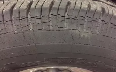 4 semne principale că anvelopele mașinii tale au probleme