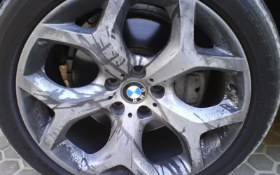 Brake dust: what it is, where it comes from, and how to clean it