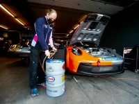 Porsche a annoncé avoir réussi à produire du carburant synthétique