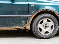 Rugina pe mașină: ghid complet pentru tratament și prevenire
