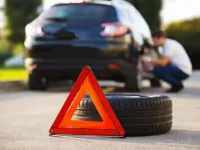 Éclatement d'un pneu en conduite : que faire et prévenir le danger