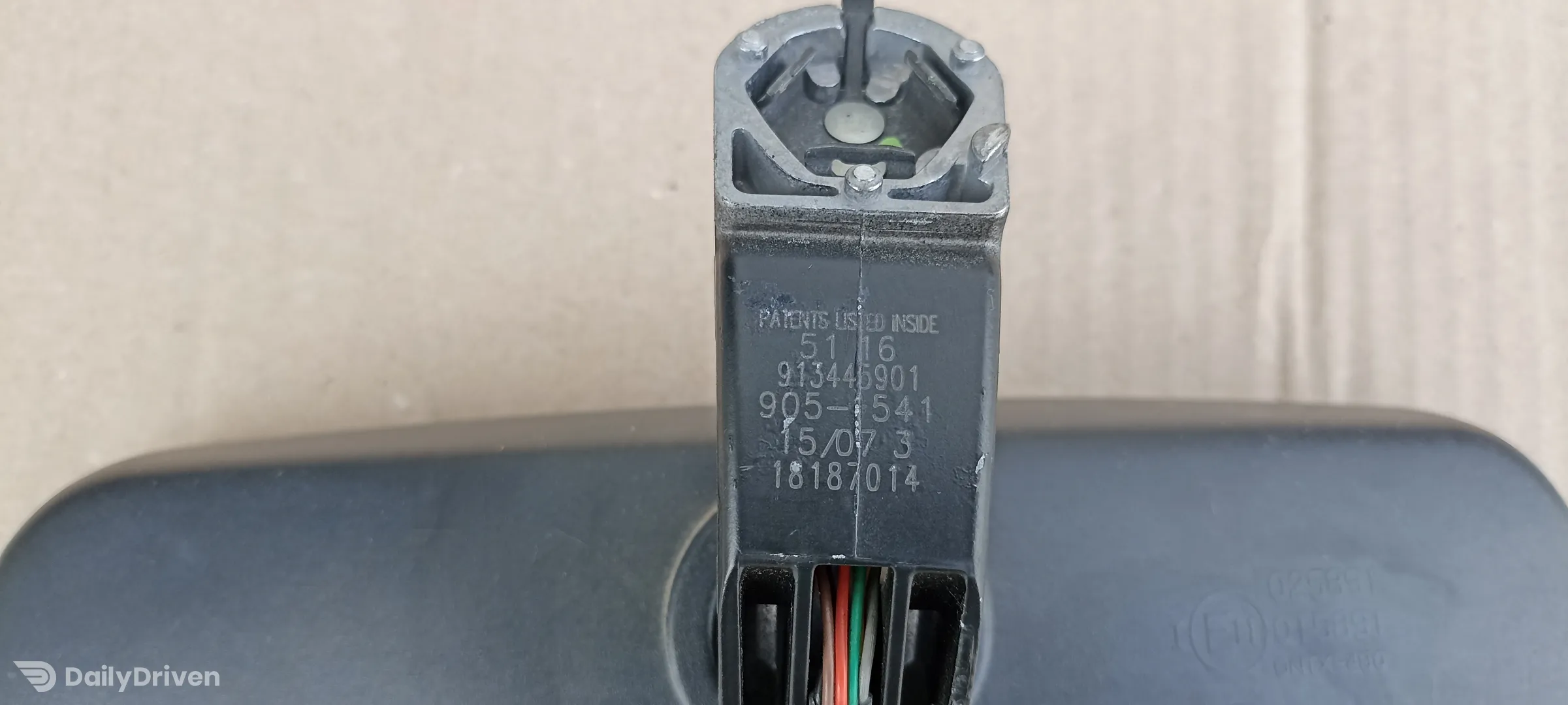 Oglinda retrovizoare BMW Seria 7 E32, 9134459