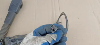 Capsa centura dreapta fata BMW Seria 3 E90 E91 E92, pretensioner centura 7213564