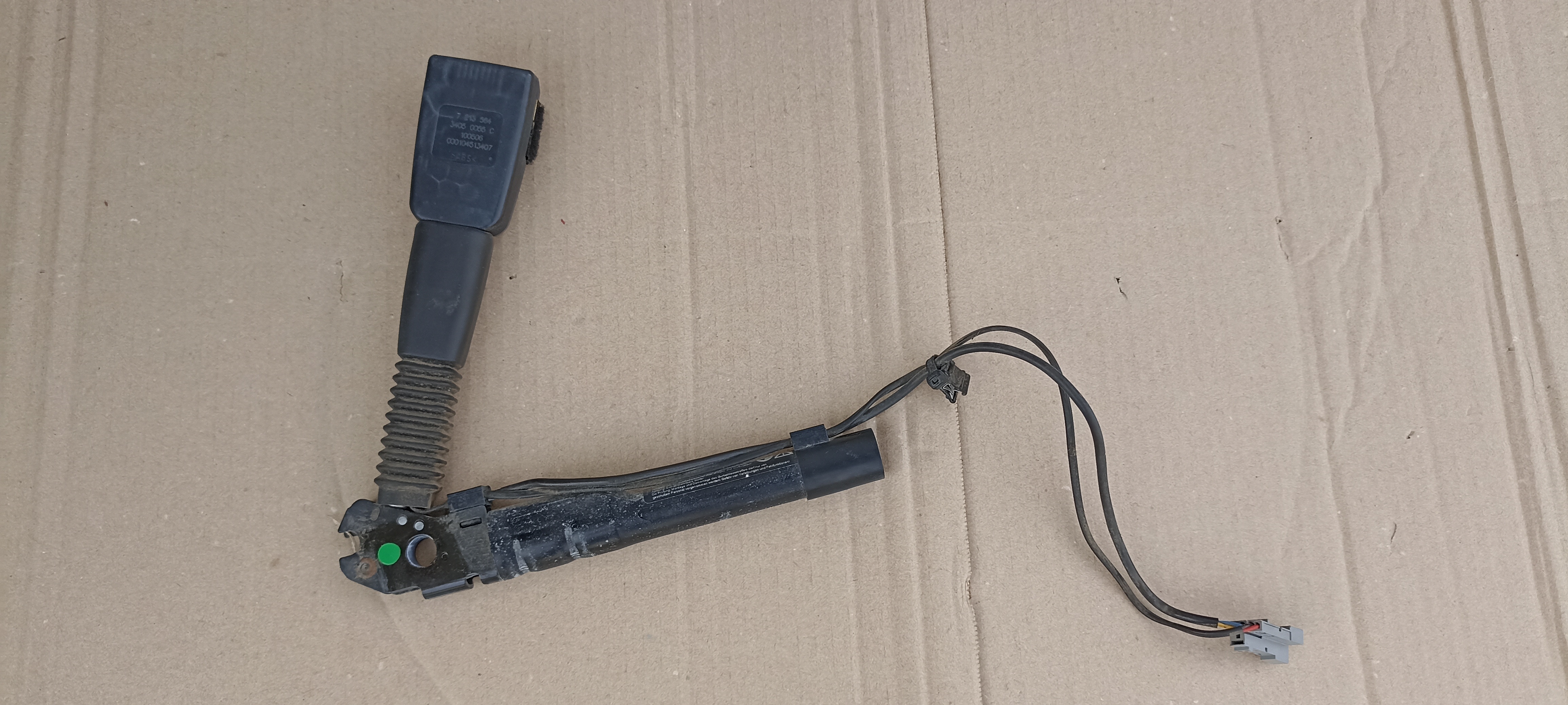 Capsa centura dreapta fata BMW X1 E84, pretensioner centura 7213564