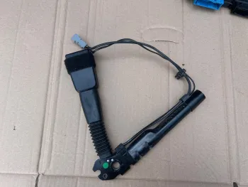 Pretensioner centura stanga fata BMW Seria 3 E90 E91 E92, 7213563