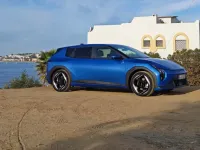Kia EV4: hatch european, fastback global 