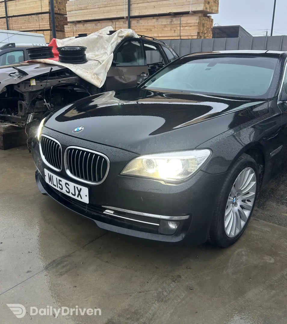 Fata completa BMW Seria 7 F01 F02 facelift, bot complet BMW Seria 7 F01 LCI