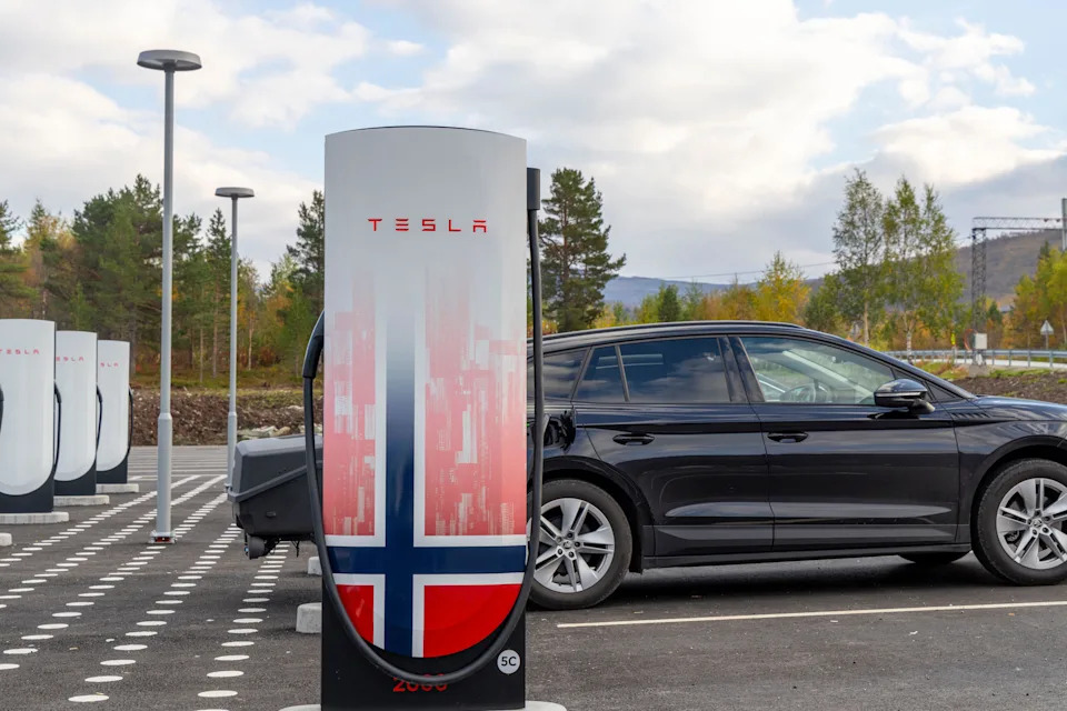 Vehicule electrice parcate în timpul iernii