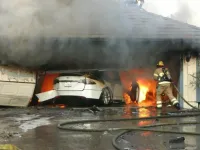 De ce incendiile la mașinile electrice necesită multă apă pentru a fi stinse?