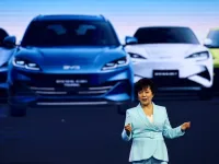 Comisia Europeană respinge planurile de tarife asupra mașinilor hibrid chineze