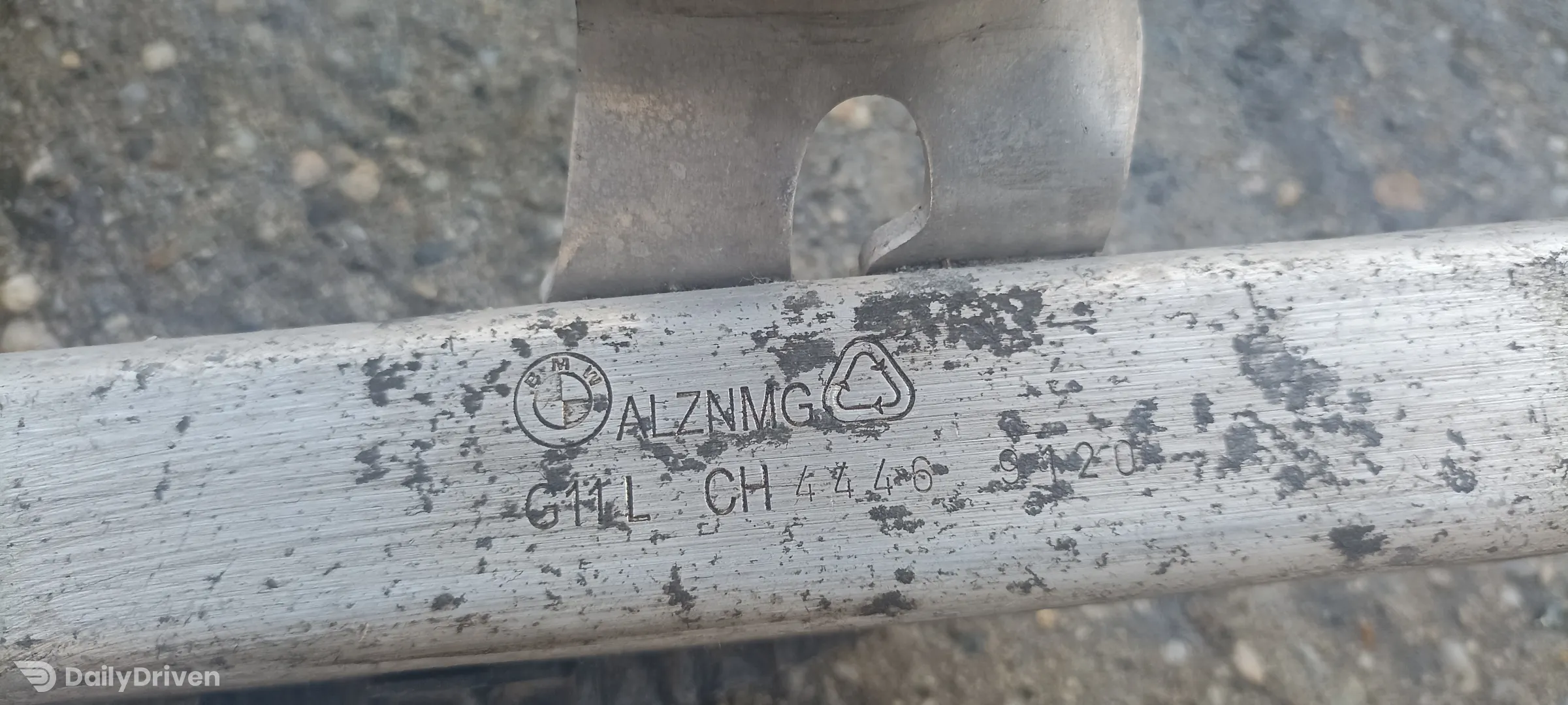 Armatura inferioara bara fata BMW Seria 7 G11 G12, 7357178