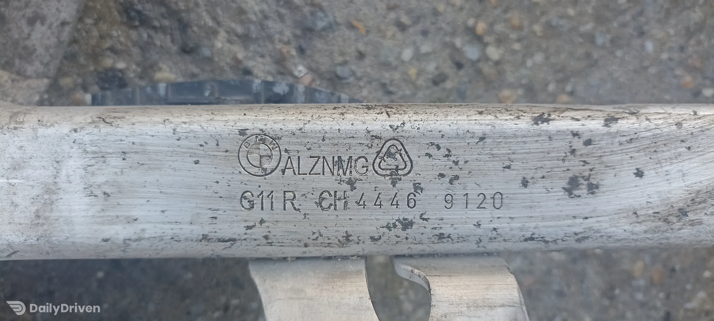 Armatura inferioara bara fata BMW Seria 7 G11 G12, 7357178