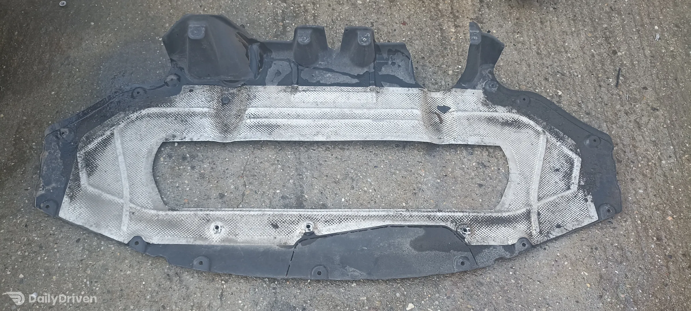 Scut difuzor bara spate BMW Seria 7 G11 G12, 7347035