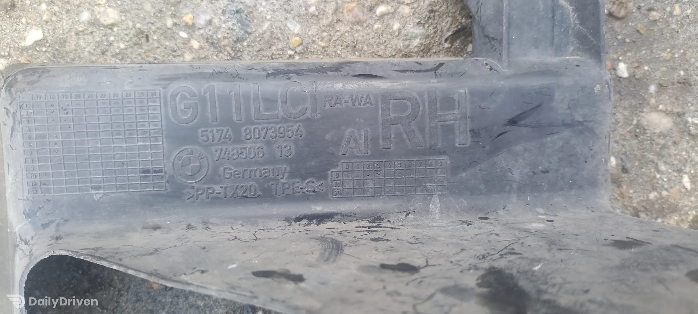 Conductă de aer radiator dreapta BMW Seria 7 G11 LCI G12 LCI, 5174 8073954