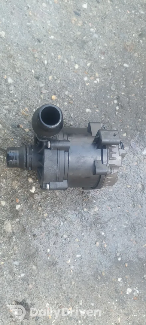 Pompa apa auxiliara BMW Seria 5 G30 G31, 1151 8638237