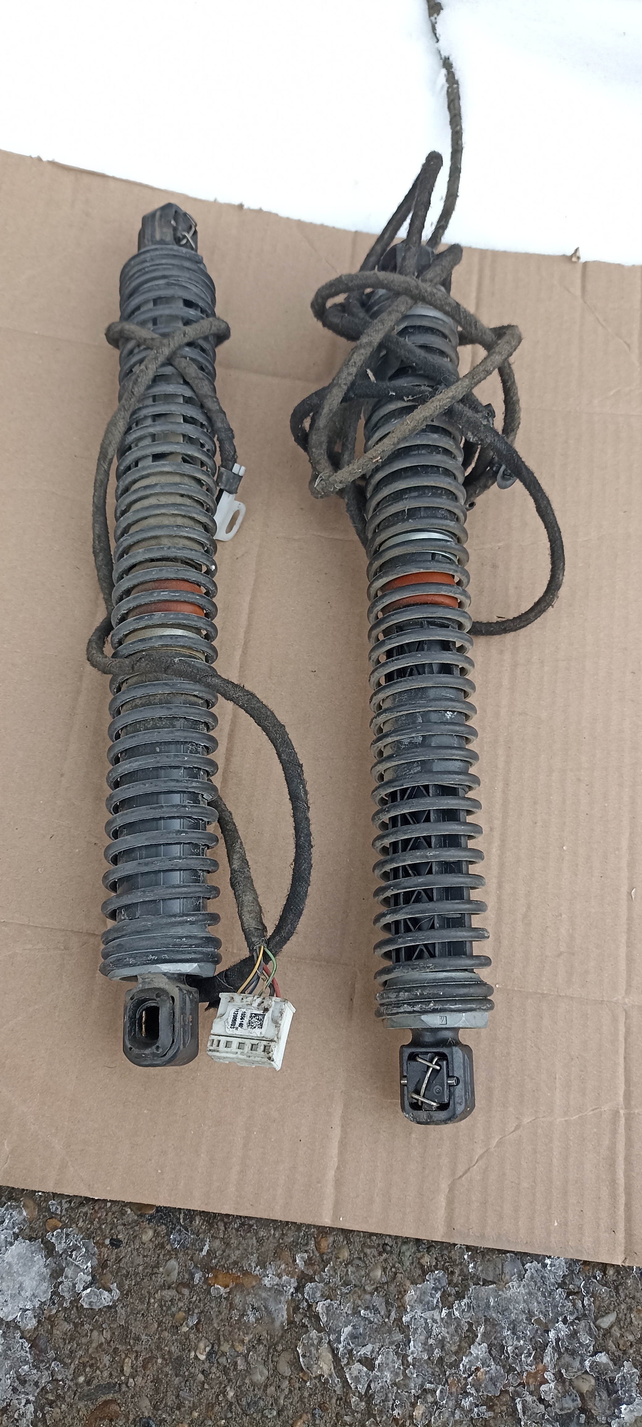 Amortizoare haion electric BMW Seria 7 F01 F02 F03 F04, telescop portbagaj electric BMW F01