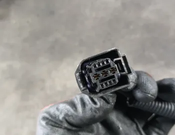 Cablu electromotor BMW Seria 6 F06 F12 F13, borna plus electromotor 7621308