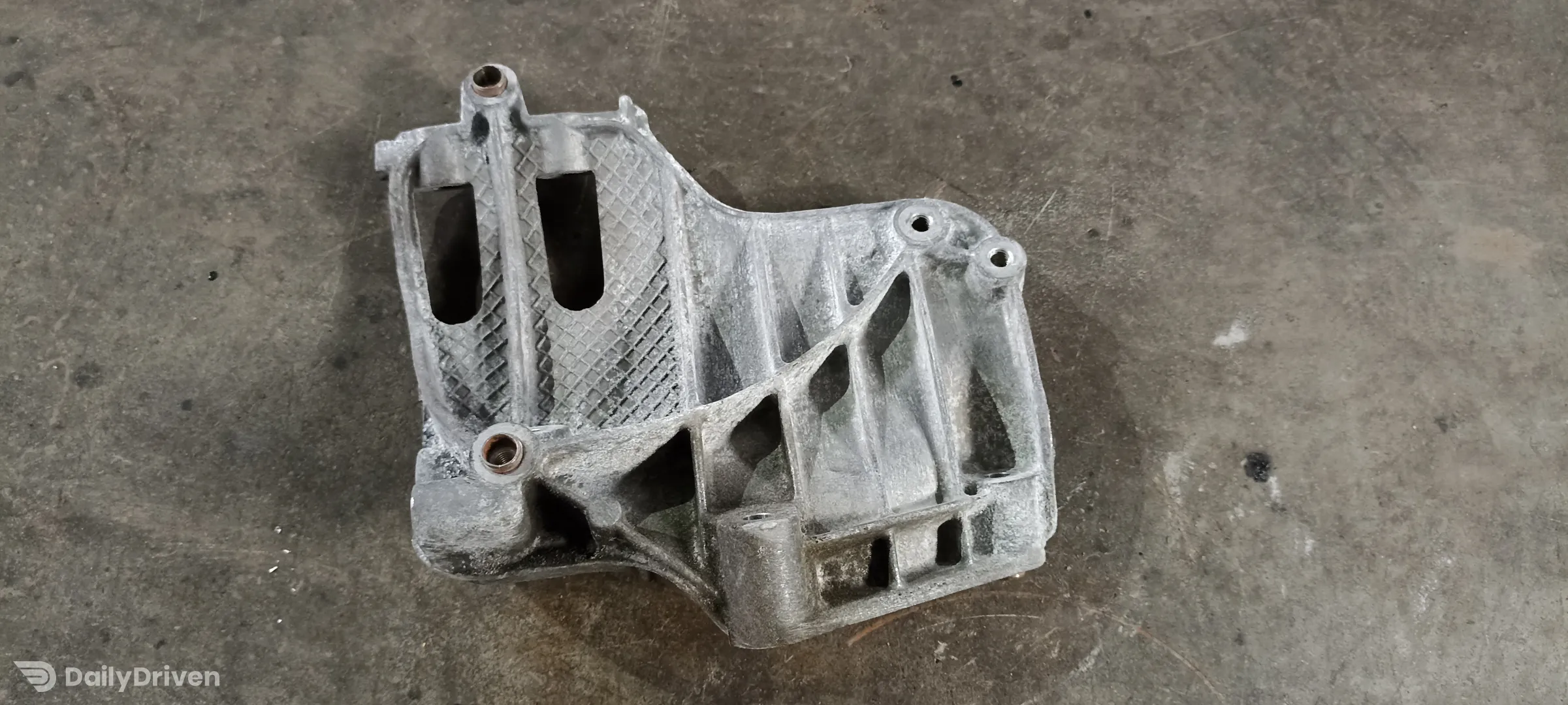 Suport compresor AC BMW X6 F16 benzina, tip motor N55, 6455 7585167