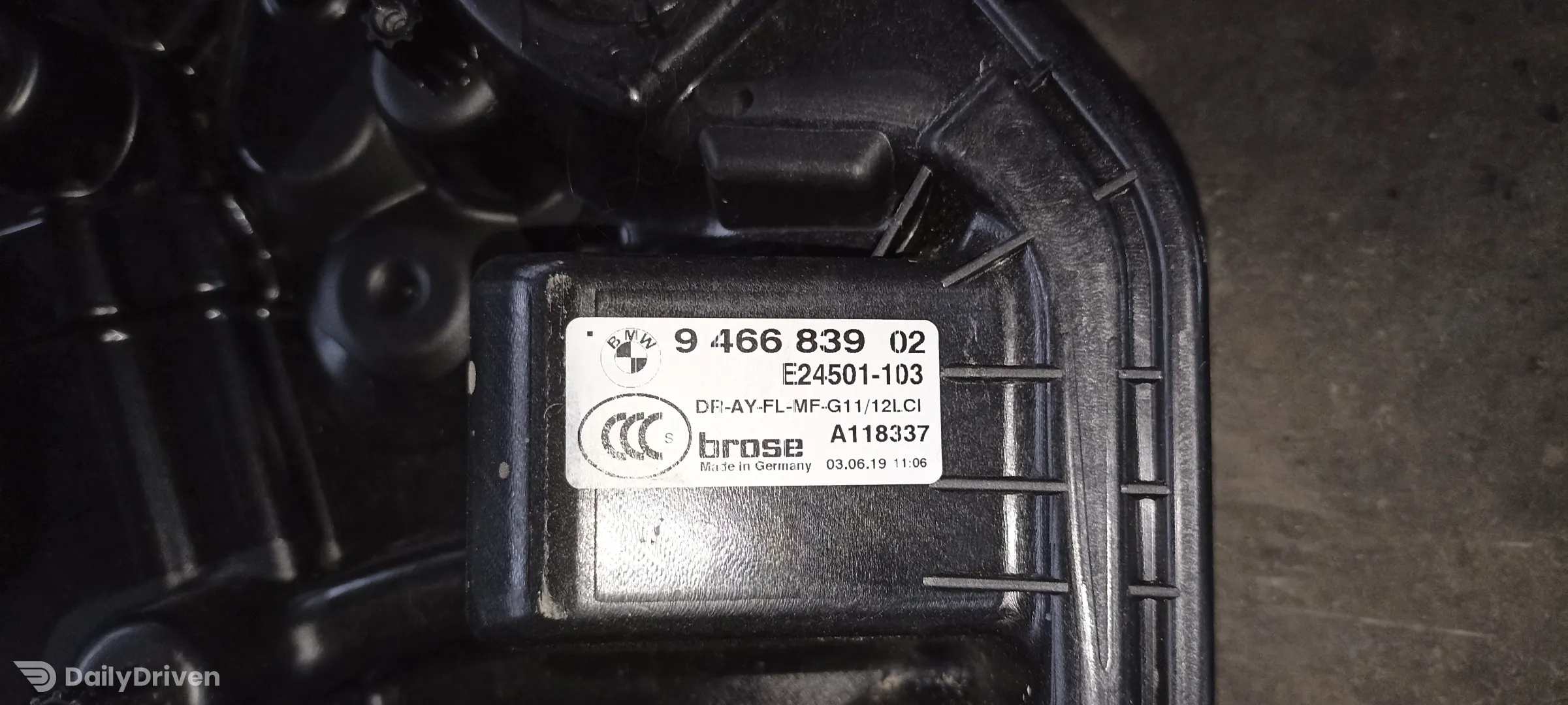 Macara geam stanga fata BMW Seria 7 G11 G12, 9466839