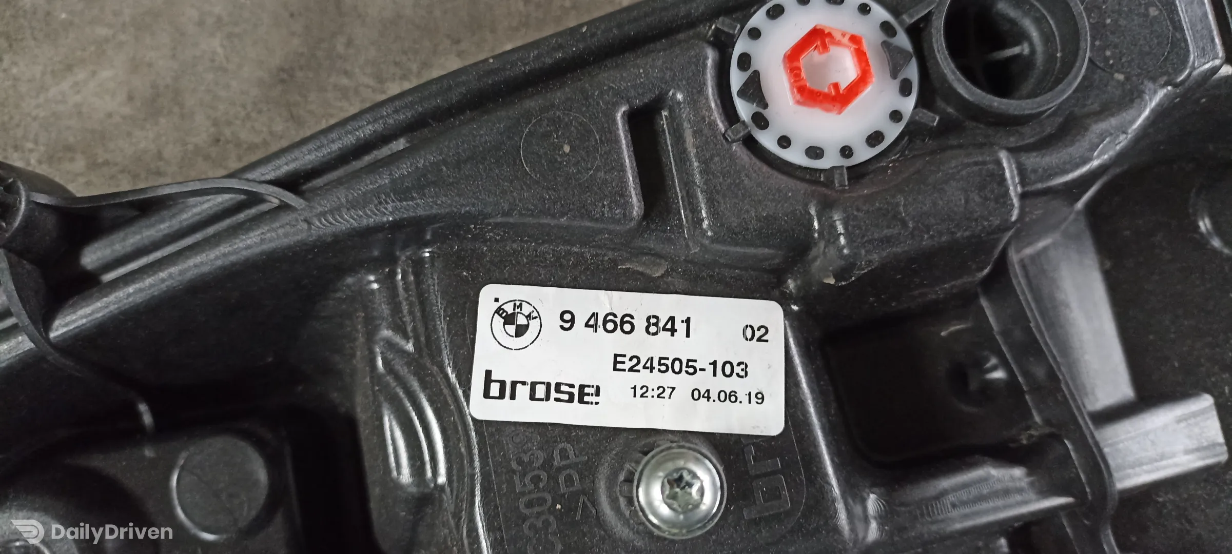 Macara geam stanga spate BMW Seria 7 G11 G12, 9466841