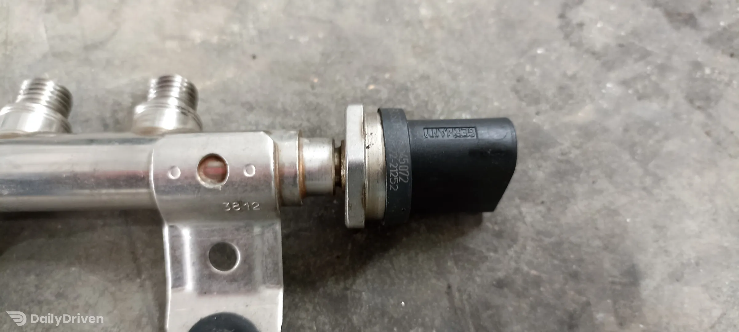 Rampa injectoare BMW Seria 1 F20 F21 benzina, N55, 7628049