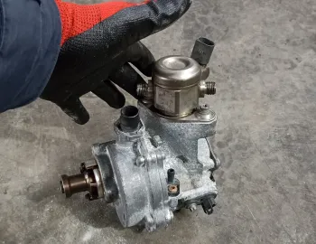 Pompa inalta presiune BMW Seria 2 F22 F23 F87 M2, N55, pompa injectie 1351 7610761, 0261523131
